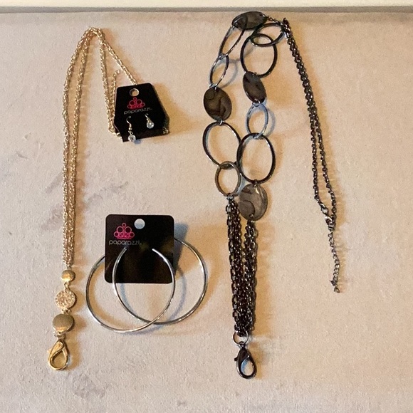 paparazzi Jewelry - Paparazzi lanyard bundle & large hoop earrings